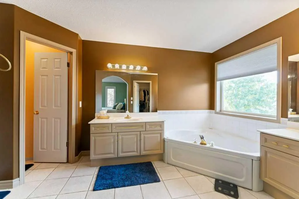 10 Grande Point Estates