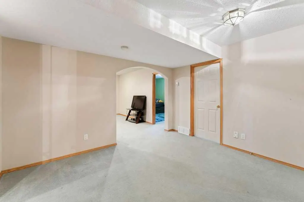 10 Grande Point Estates