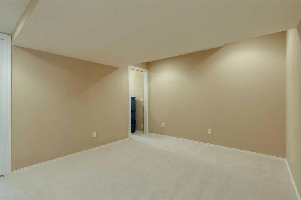 2208 Sirocco Drive SW