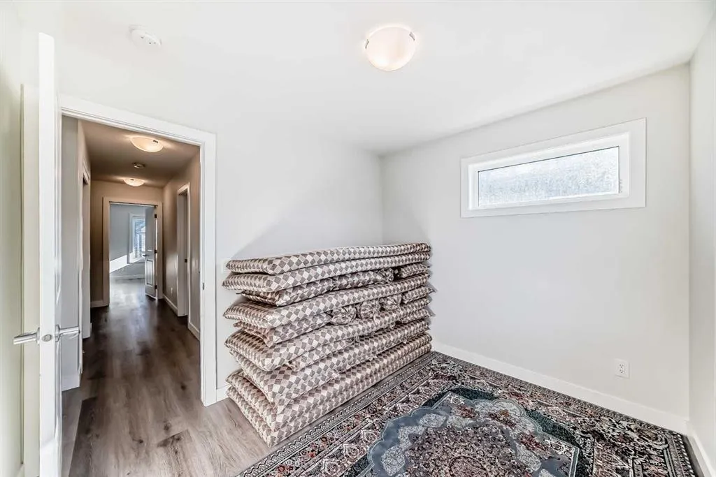 30 Evanscrest Park NW