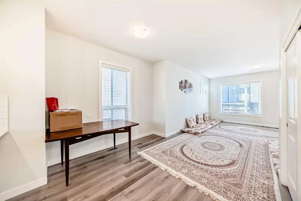 30 Evanscrest Park NW