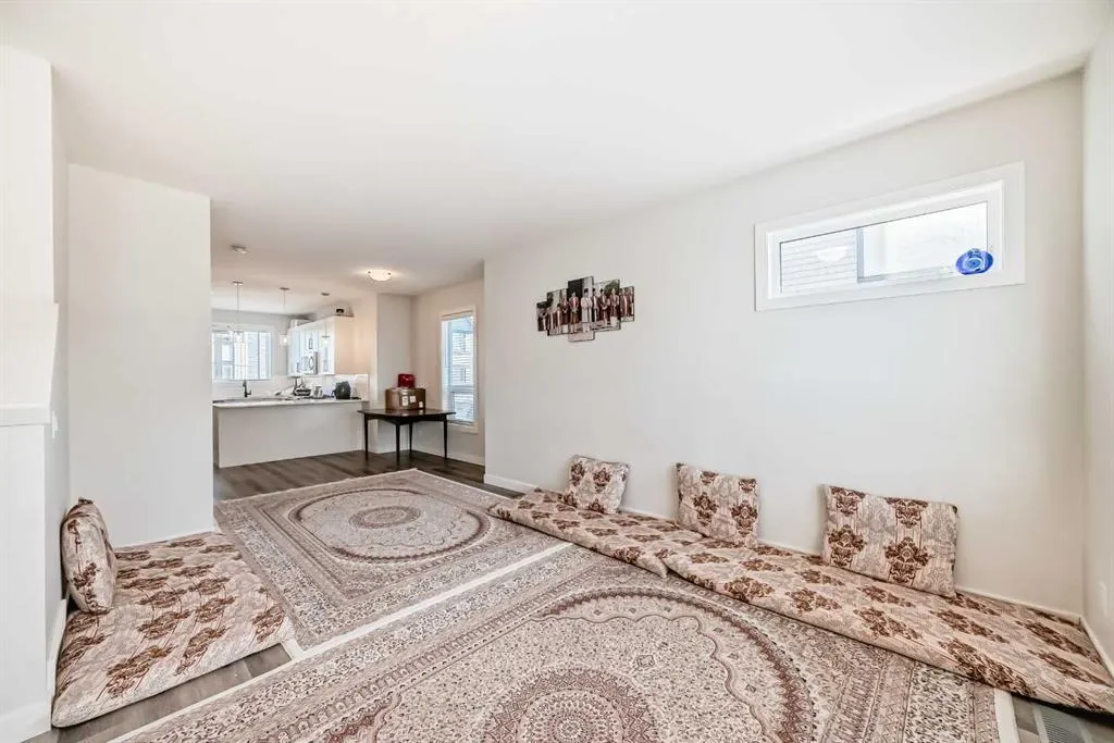 30 Evanscrest Park NW