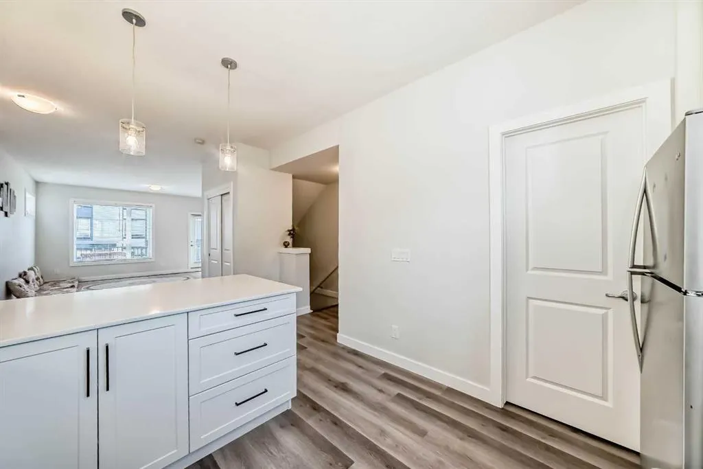 30 Evanscrest Park NW
