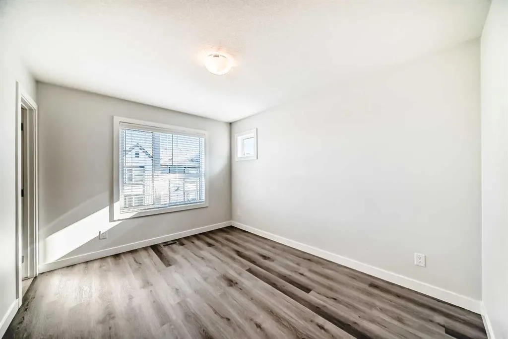 30 Evanscrest Park NW