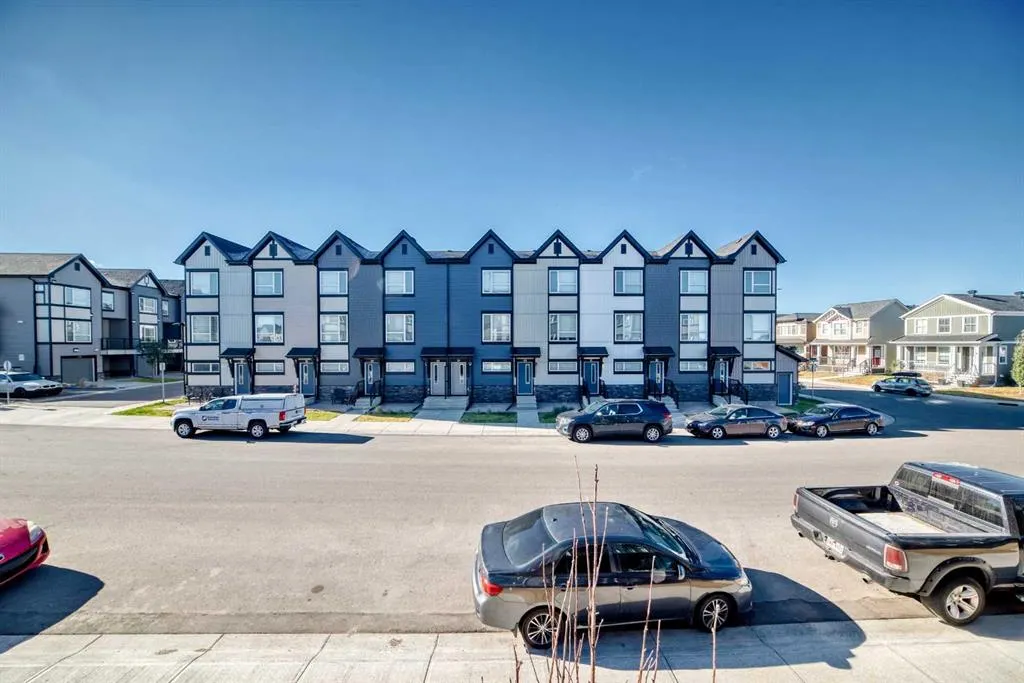 30 Evanscrest Park NW