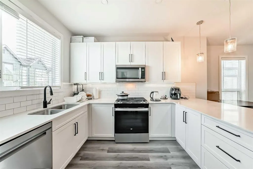 30 Evanscrest Park NW