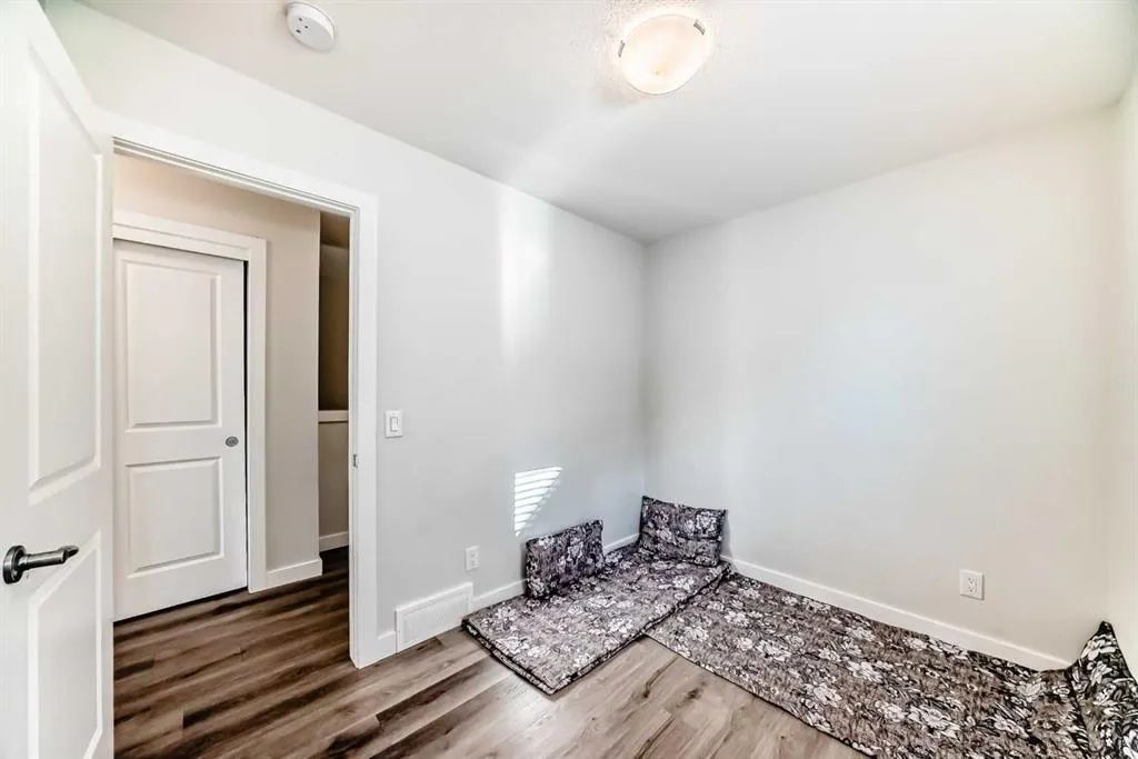 30 Evanscrest Park NW