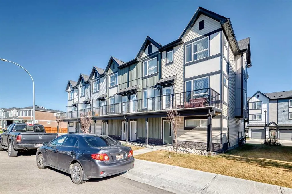 30 Evanscrest Park NW