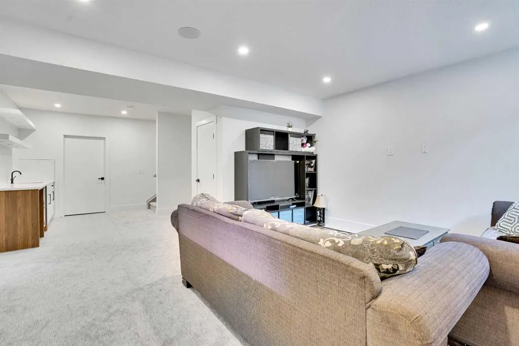 179 Kinniburgh Loop
