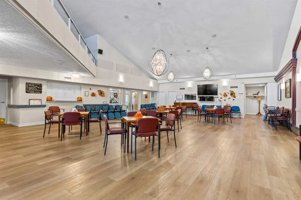 1818 Simcoe Boulevard SW, #1110