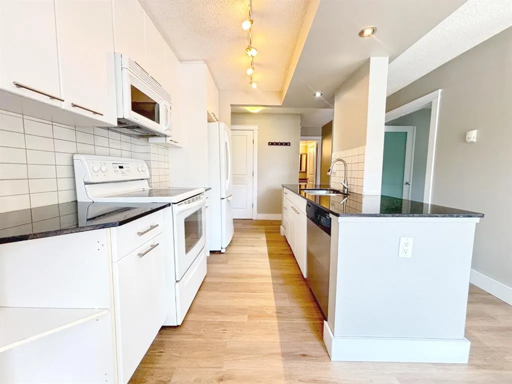 501 57 Avenue SW, #207