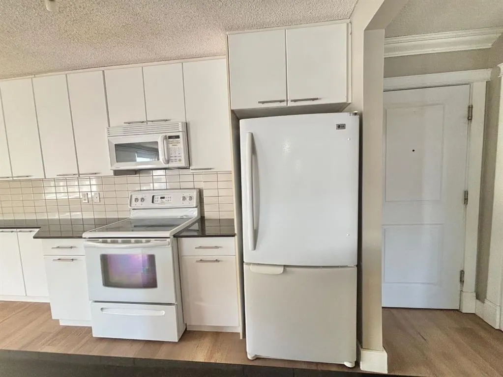 501 57 Avenue SW, #207