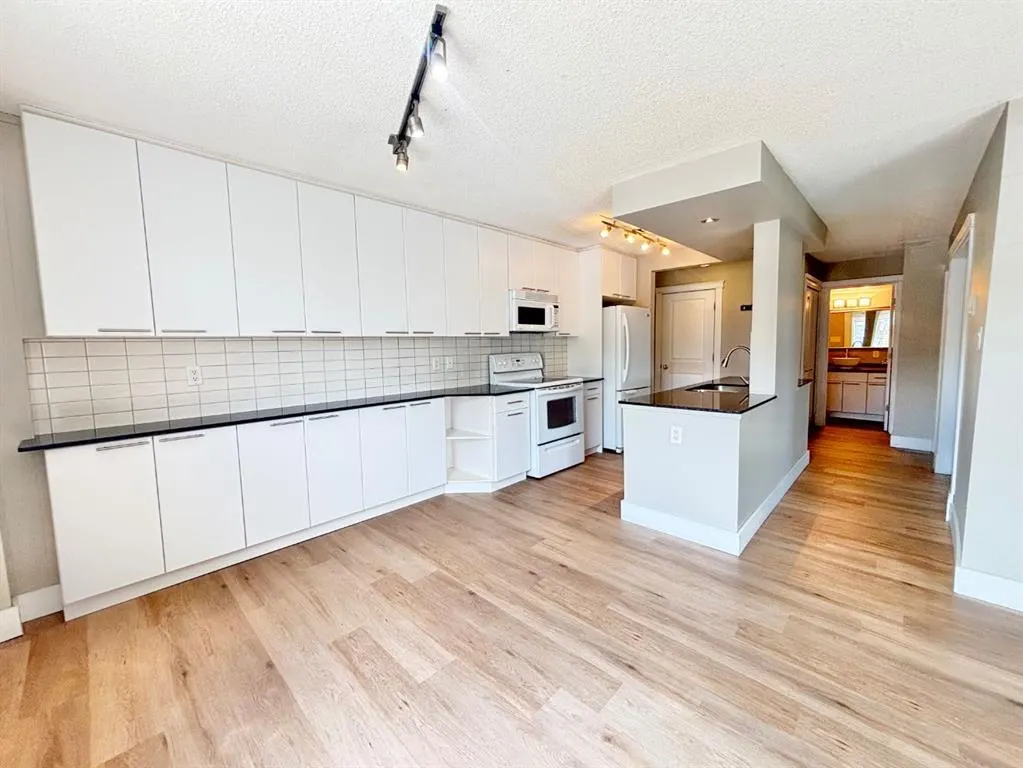 501 57 Avenue SW, #207