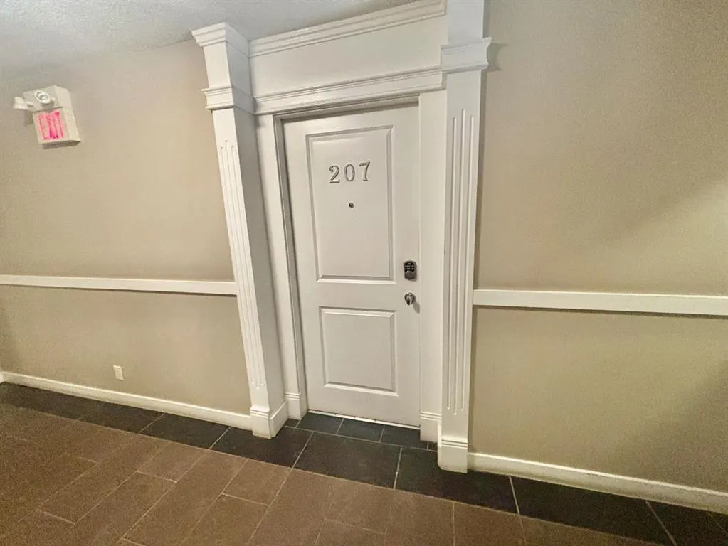 501 57 Avenue SW, #207