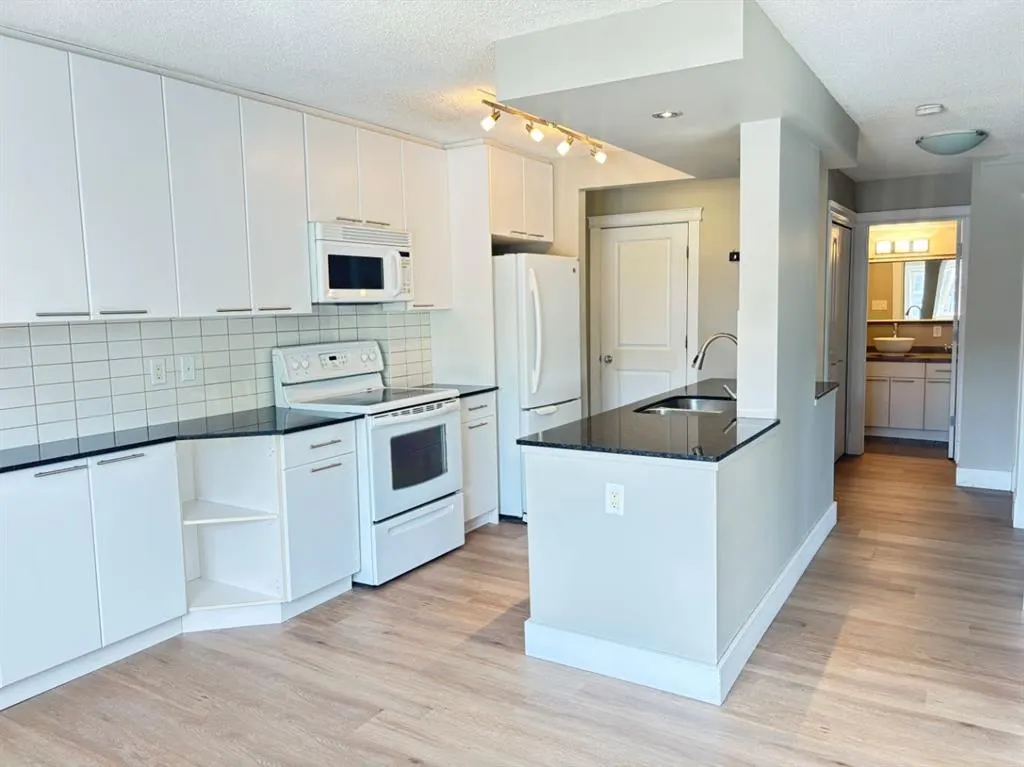 501 57 Avenue SW, #207