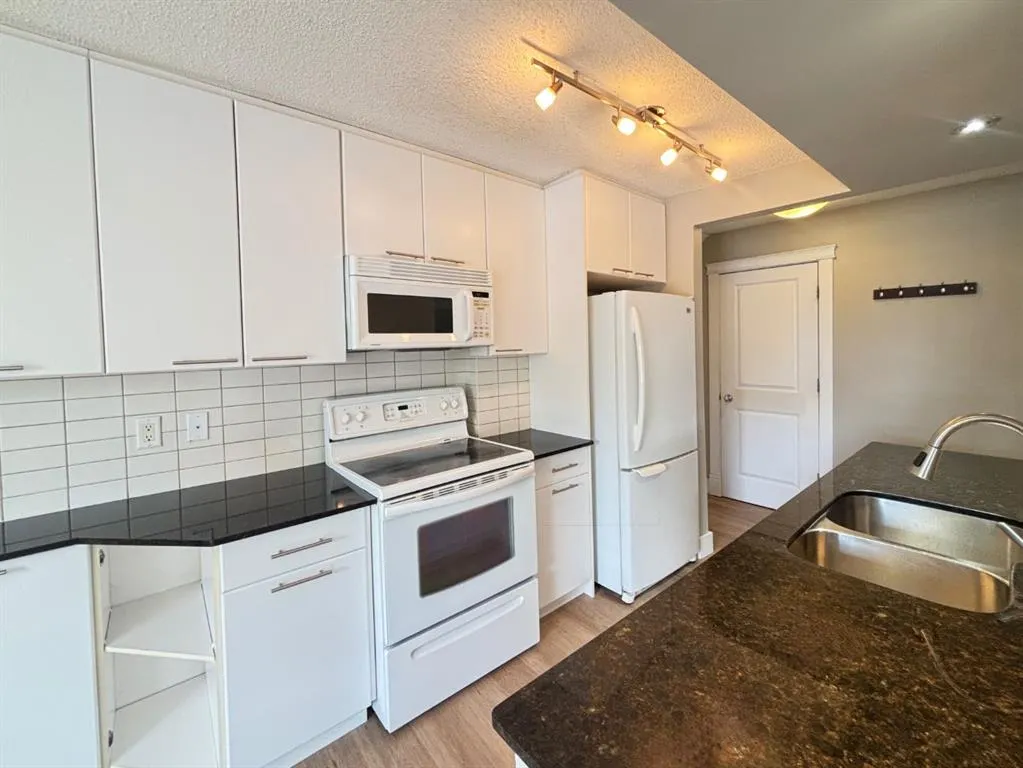 501 57 Avenue SW, #207