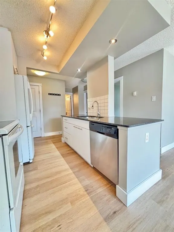 501 57 Avenue SW, #207