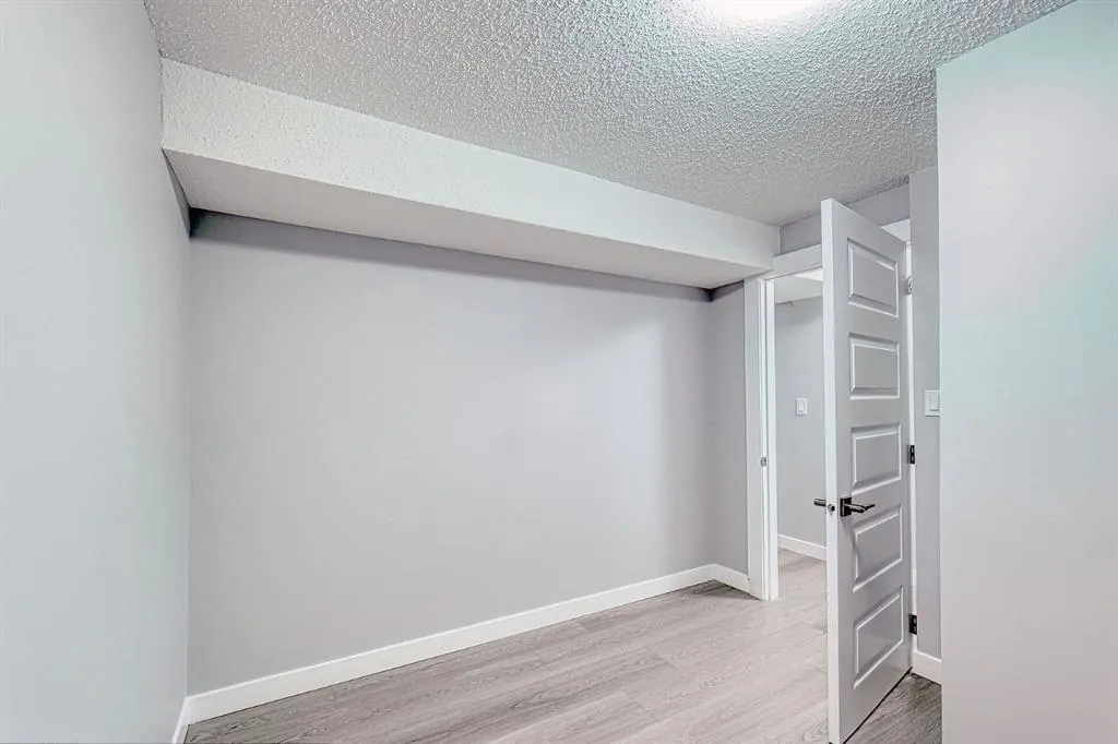 24 Rundleson Way NE