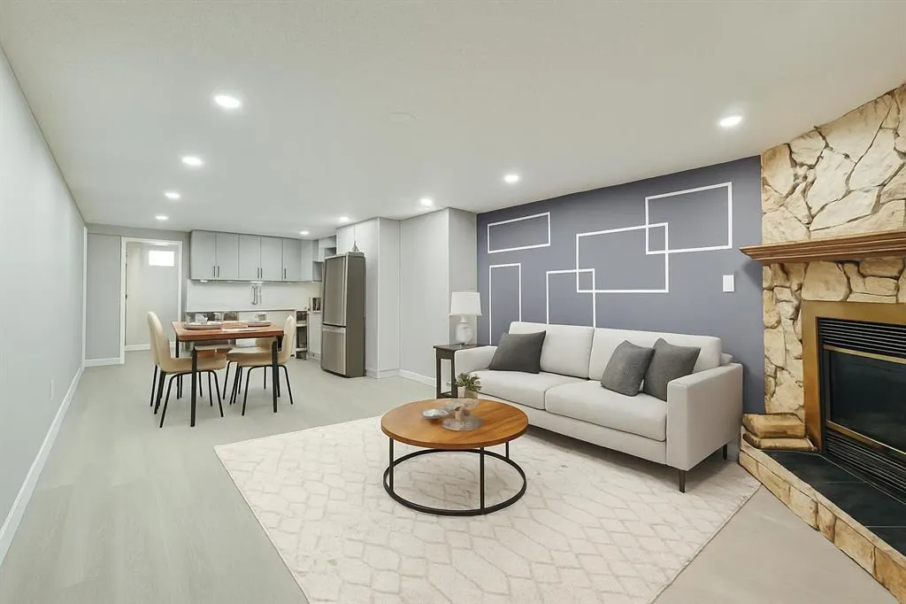 24 Rundleson Way NE