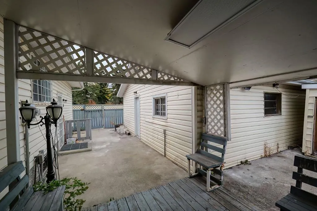 24 Rundleson Way NE