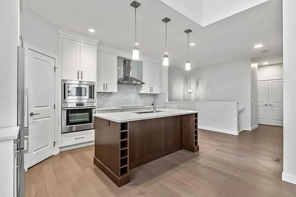 54 Drake Landing Square