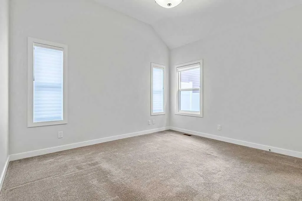 54 Drake Landing Square