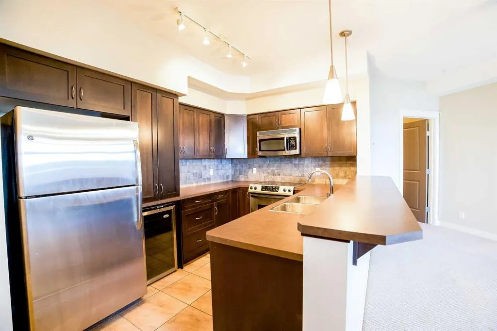 100 Lakeway Boulevard, #321