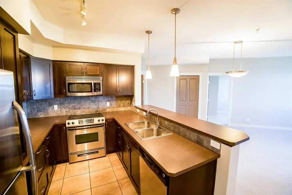 100 Lakeway Boulevard, #321