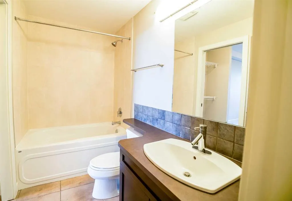 100 Lakeway Boulevard, #321