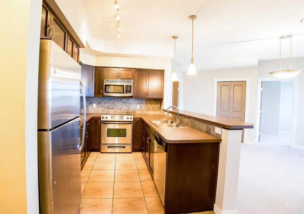100 Lakeway Boulevard, #321