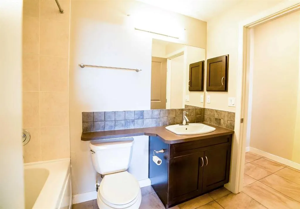 100 Lakeway Boulevard, #321