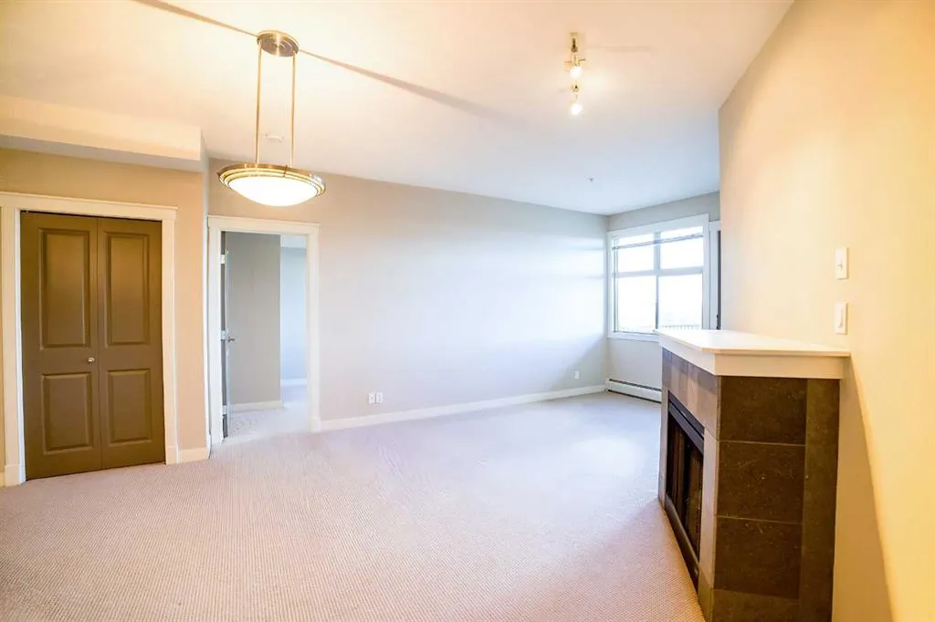 100 Lakeway Boulevard, #321