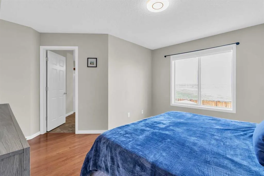 187 Citadel Meadow Grove NW
