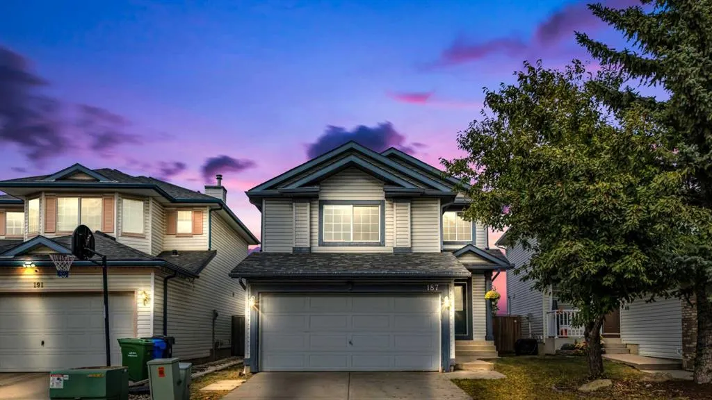 187 Citadel Meadow Grove NW