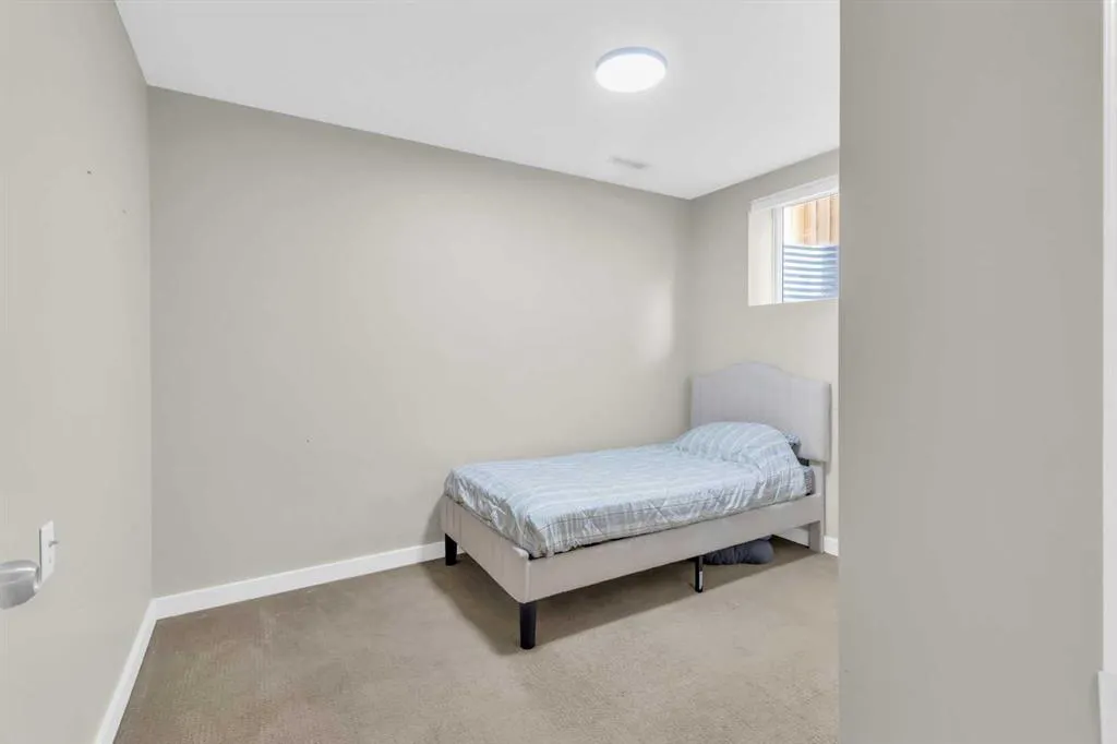 187 Citadel Meadow Grove NW