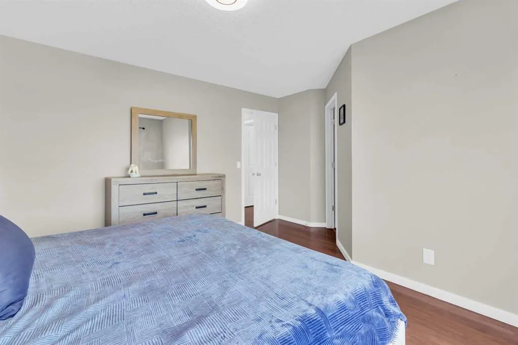 187 Citadel Meadow Grove NW
