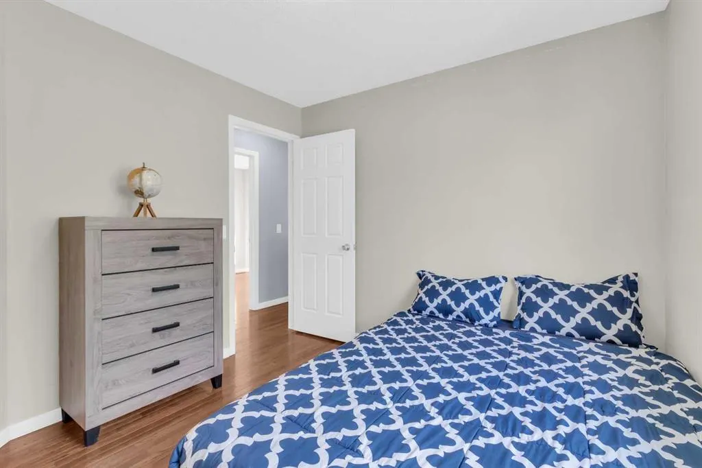 187 Citadel Meadow Grove NW