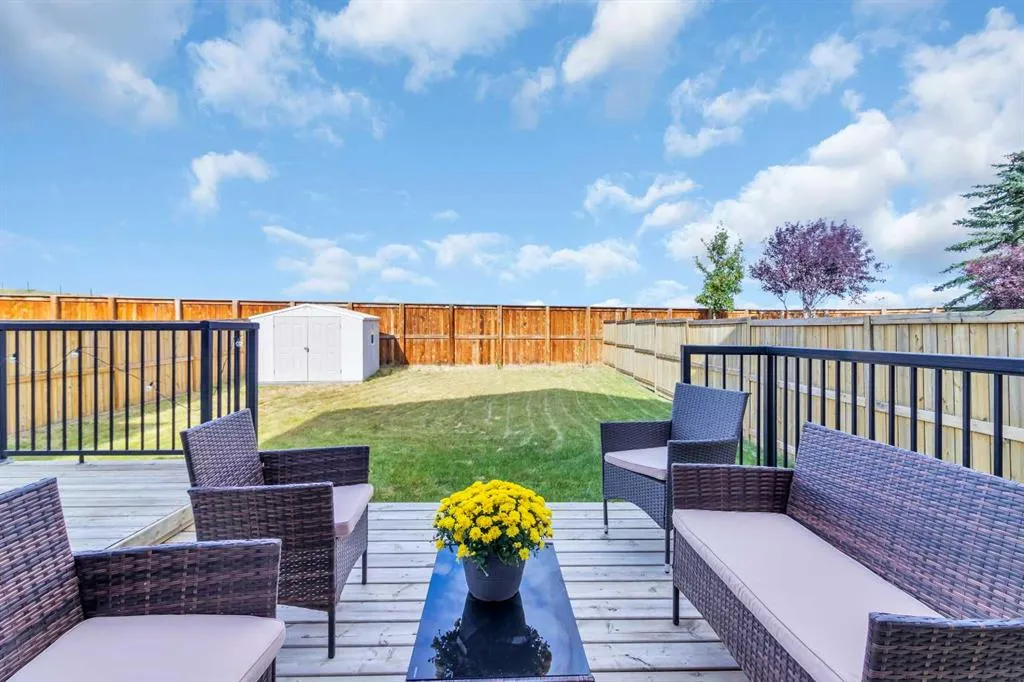 187 Citadel Meadow Grove NW