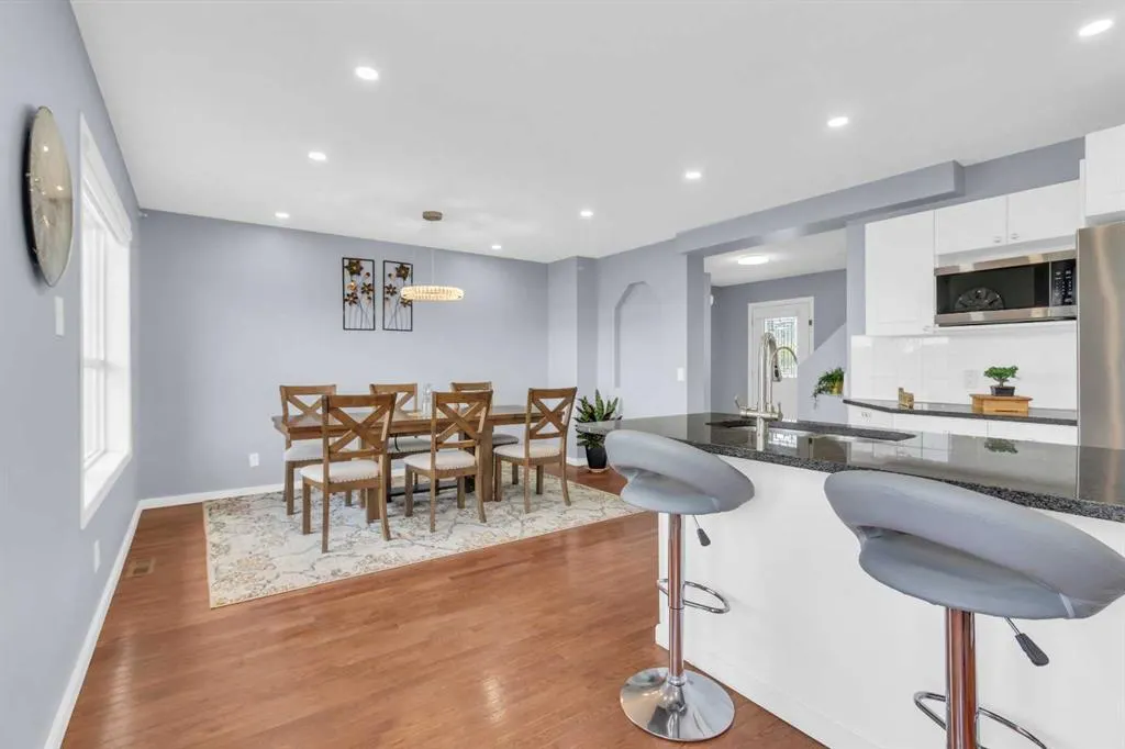 187 Citadel Meadow Grove NW