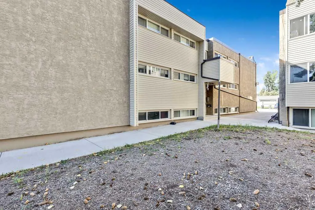 8239 Elbow Drive SW, #226