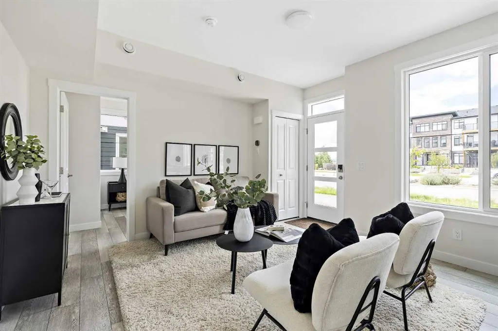 60 Howse Lane NE, #905