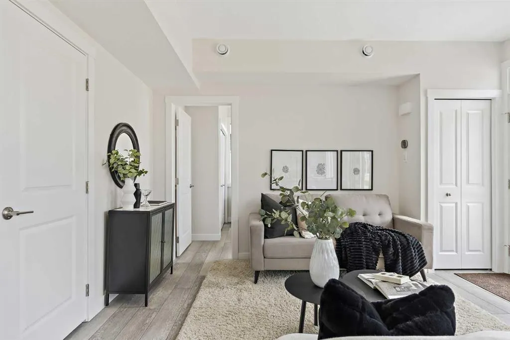 60 Howse Lane NE, #905