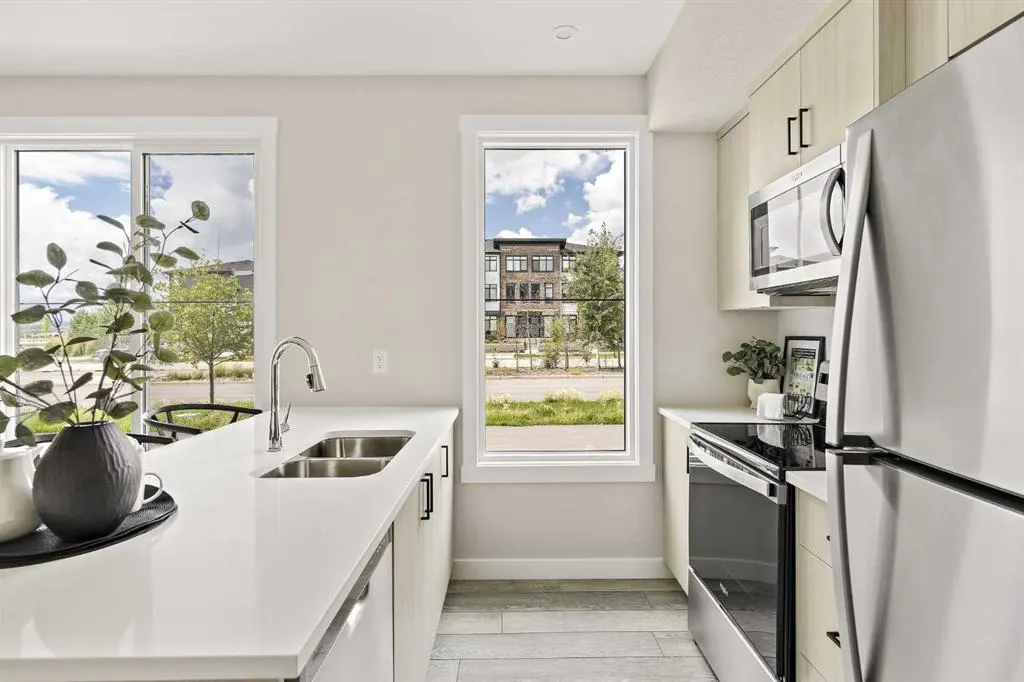 60 Howse Lane NE, #905