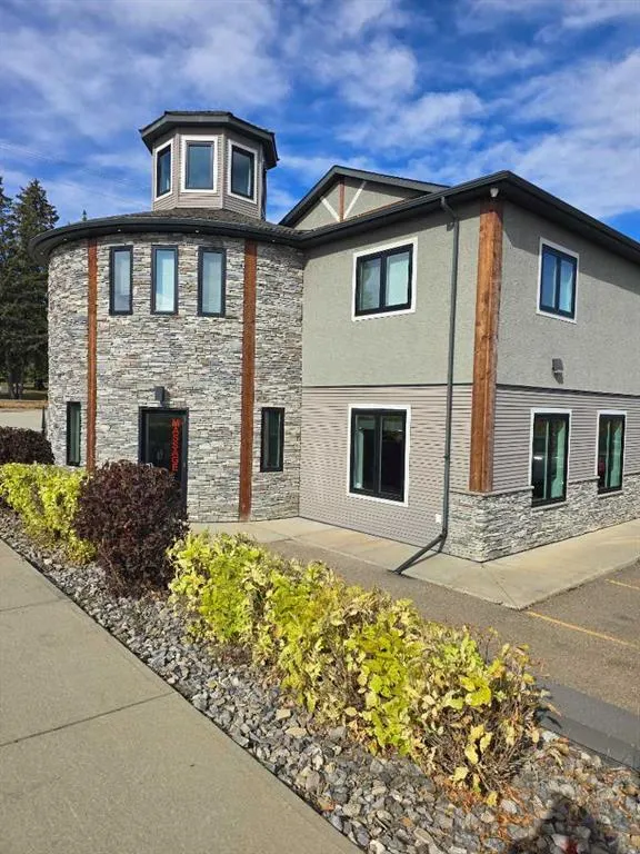 110 Pelican Place, #201