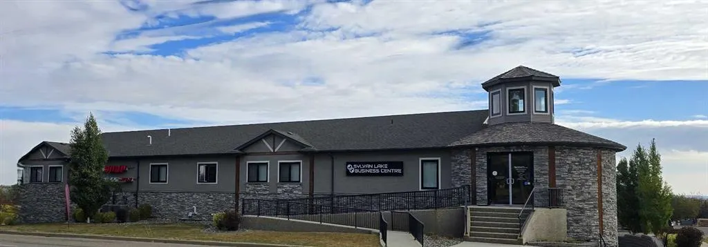 110 Pelican Place, #201