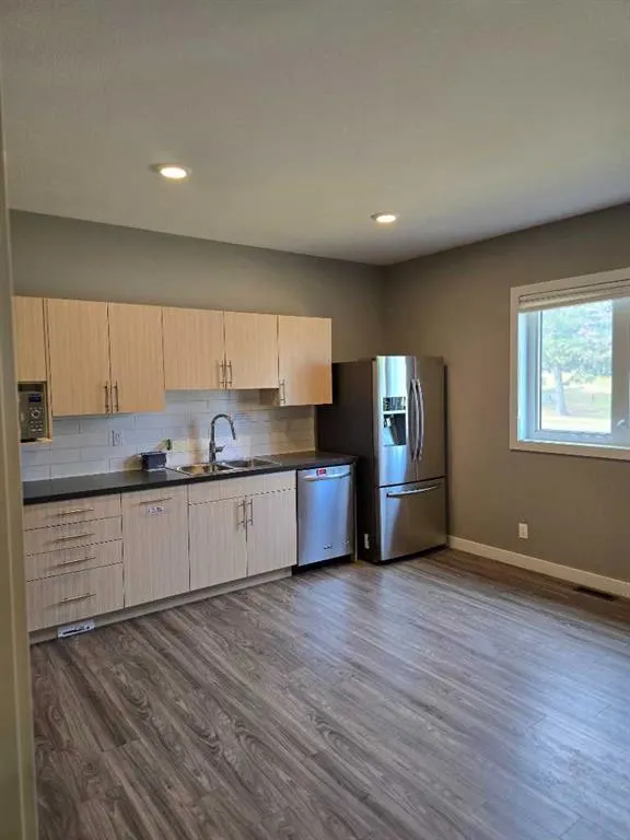 110 Pelican Place, #201