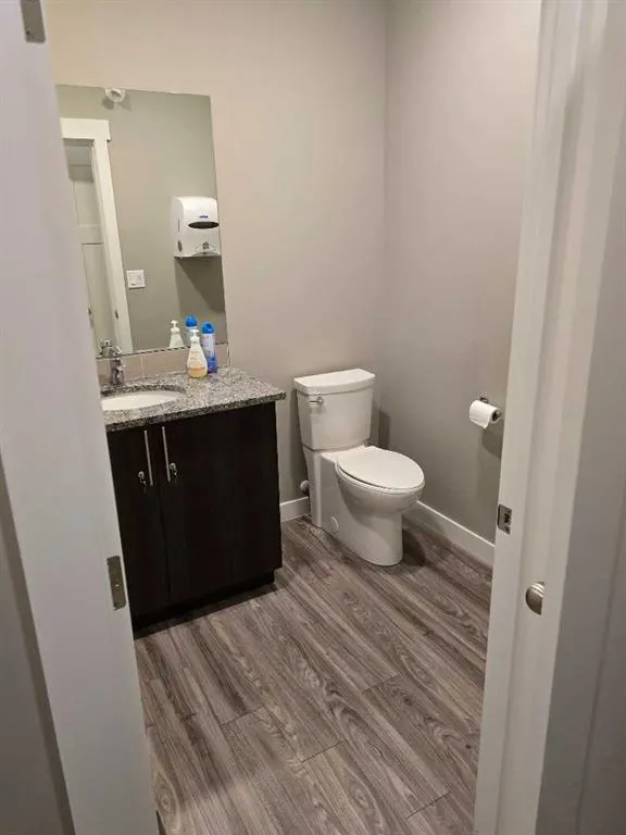 110 Pelican Place, #201