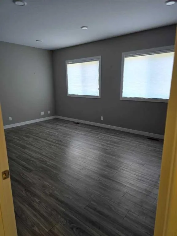 110 Pelican Place, #201