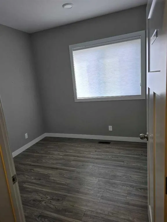 110 Pelican Place, #201