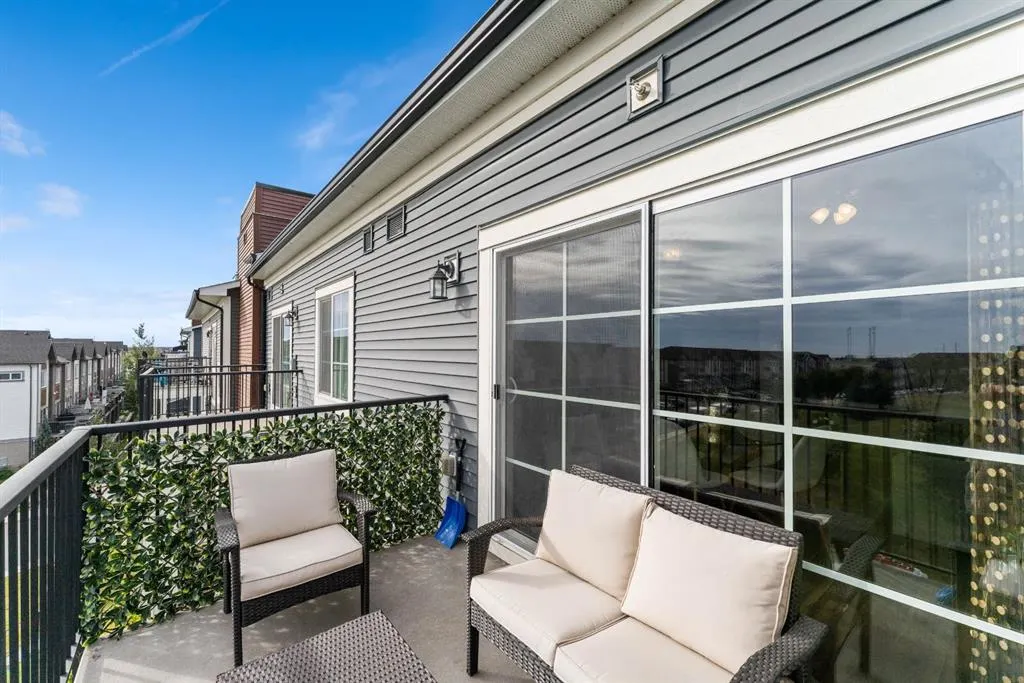 99 Copperstone Park SE, #1403